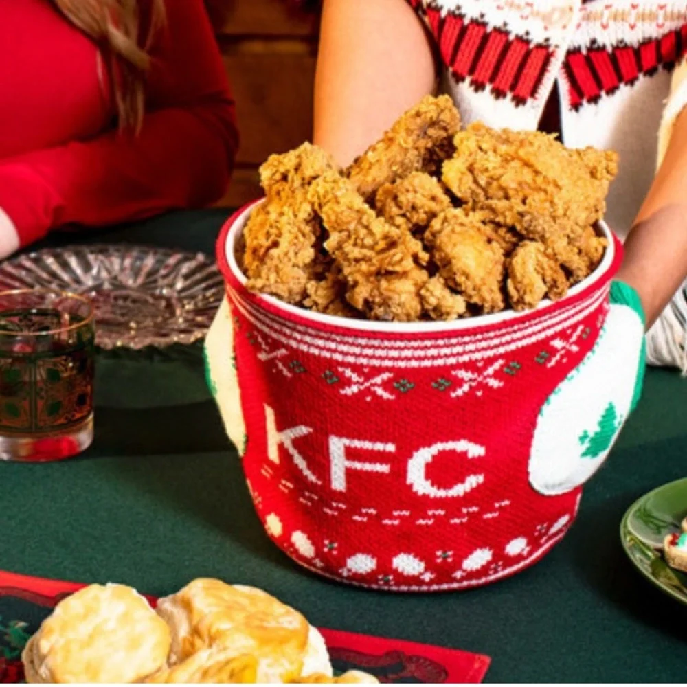 Finger‎ Licken’ Chicken Mitten Bucket Hugger.